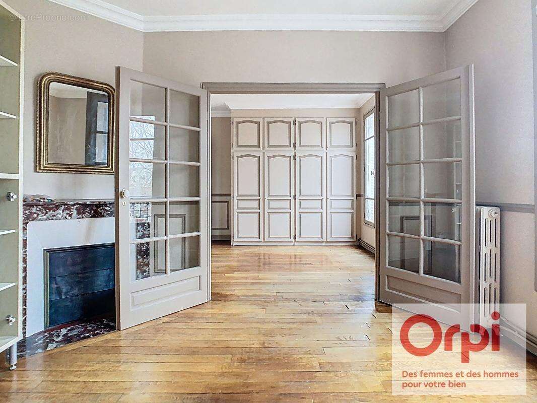 Appartement à ISSY-LES-MOULINEAUX