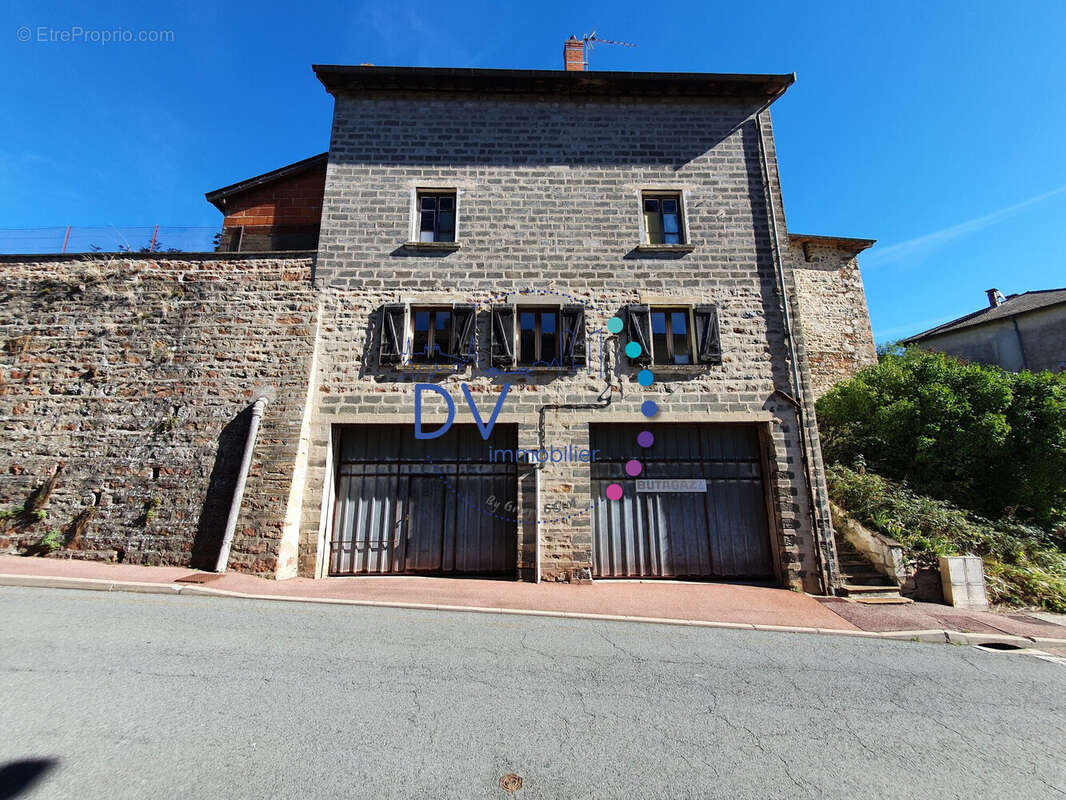 Maison à SAINT-JUST-D'AVRAY