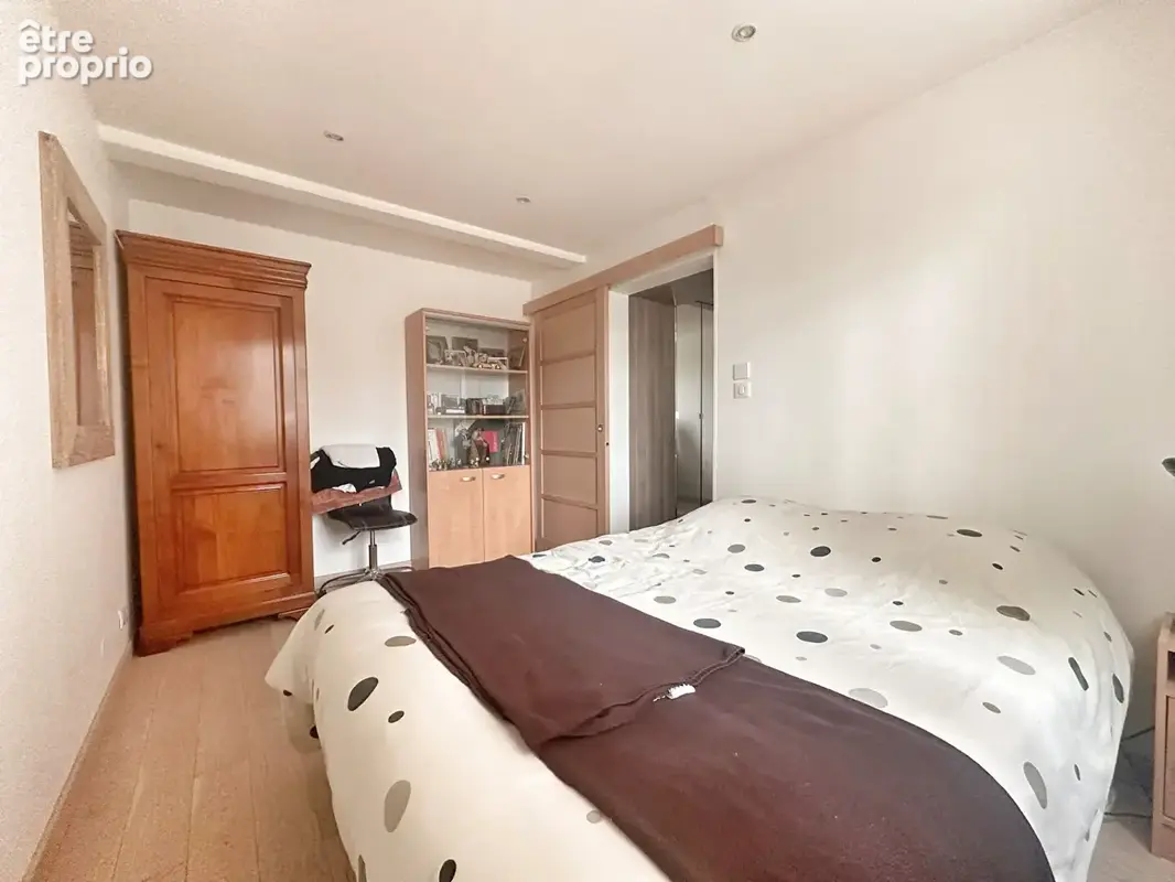 Sept Deniers - Appartement T4 avec Parking - photo 4