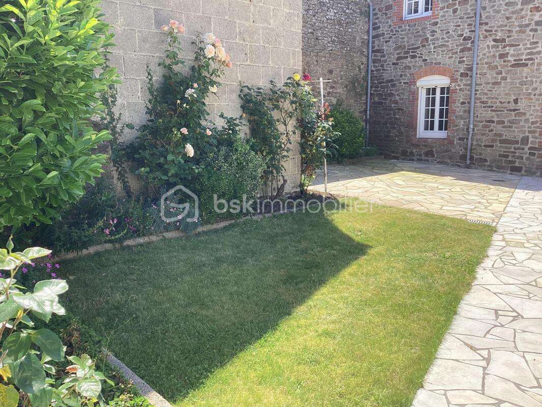 Maison à LANVALLAY