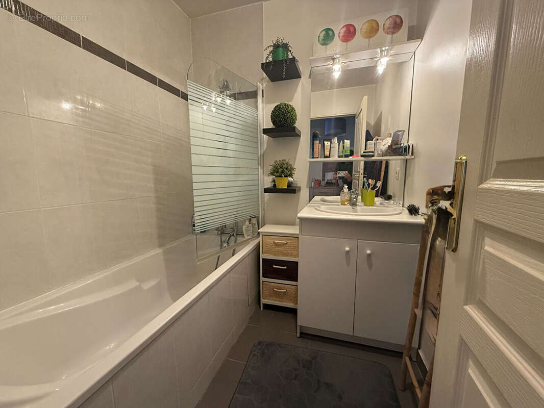 Appartement à BRIE-COMTE-ROBERT