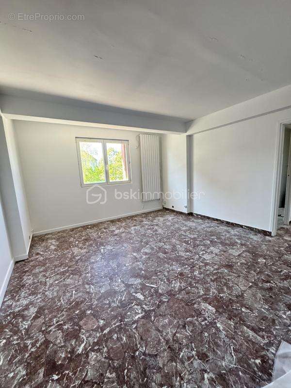 Appartement à LES PAVILLONS-SOUS-BOIS