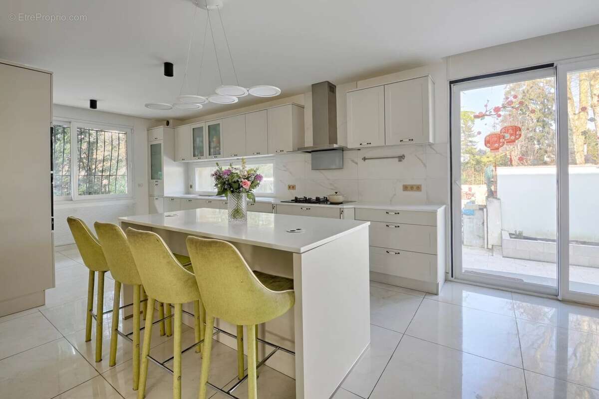 Maison à SAINT-MAUR-DES-FOSSES