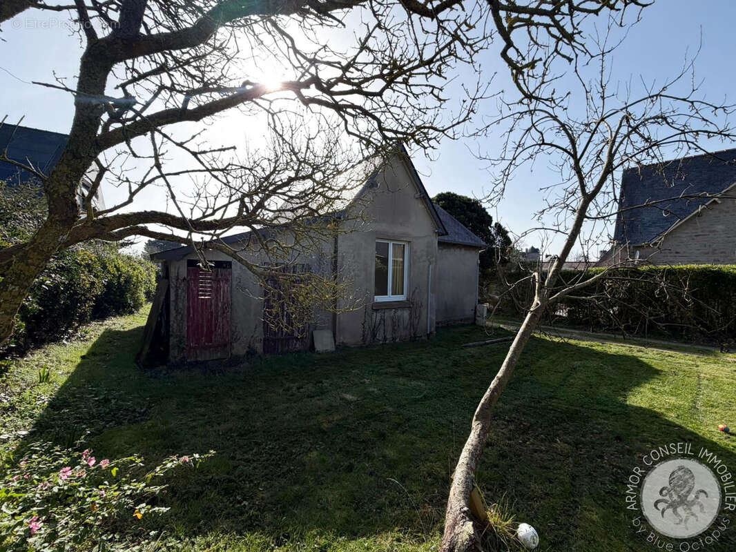 Maison à SAINT-JACUT-DE-LA-MER