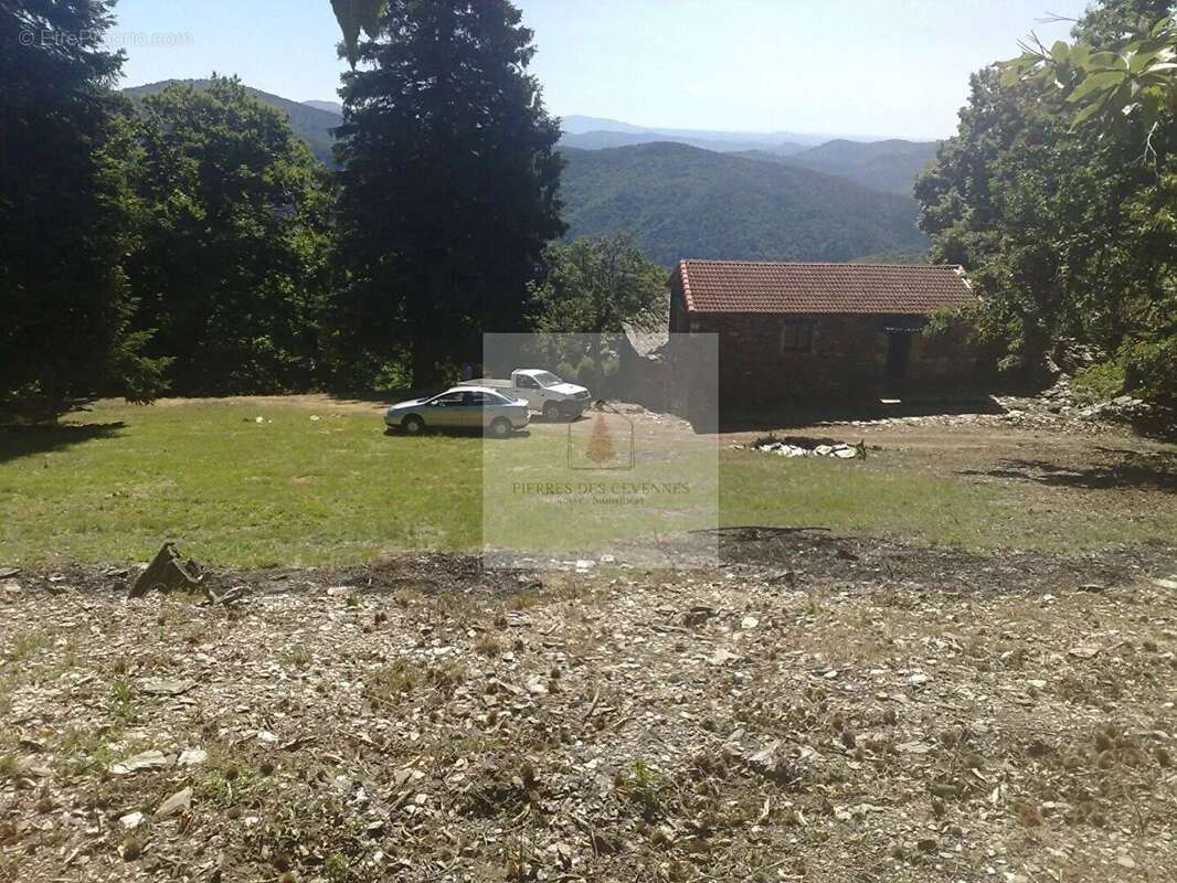 Maison à LE COLLET-DE-DEZE