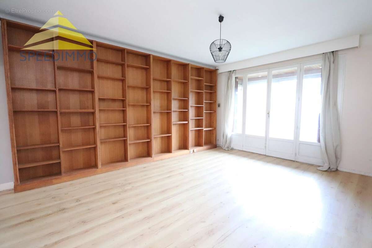 Maison à MANDRES-LES-ROSES