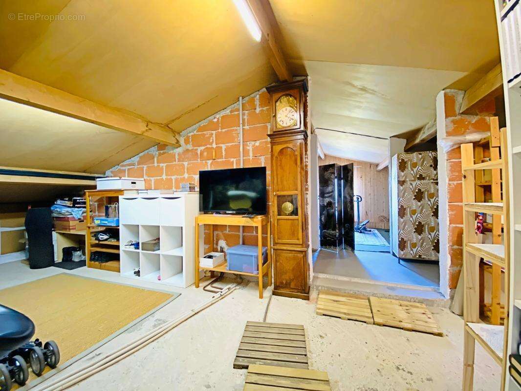 À vendre – rieumes (31370) – maison t8 d’exception – 238 m² sur 12 000 m² de terrain – cadre bucolique & proximité village - photo 17
