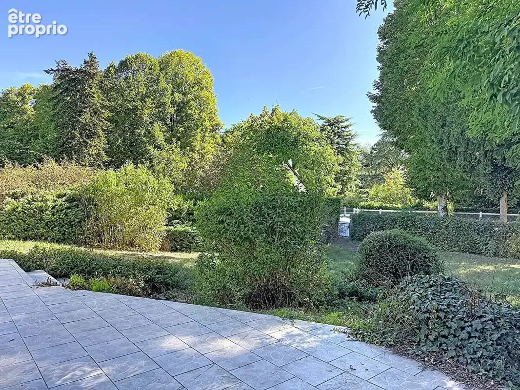 CELLETTES ? Maison lumineuse avec sous-sol complet, terrasse et terrain arboré de 1 226 m² - photo 2