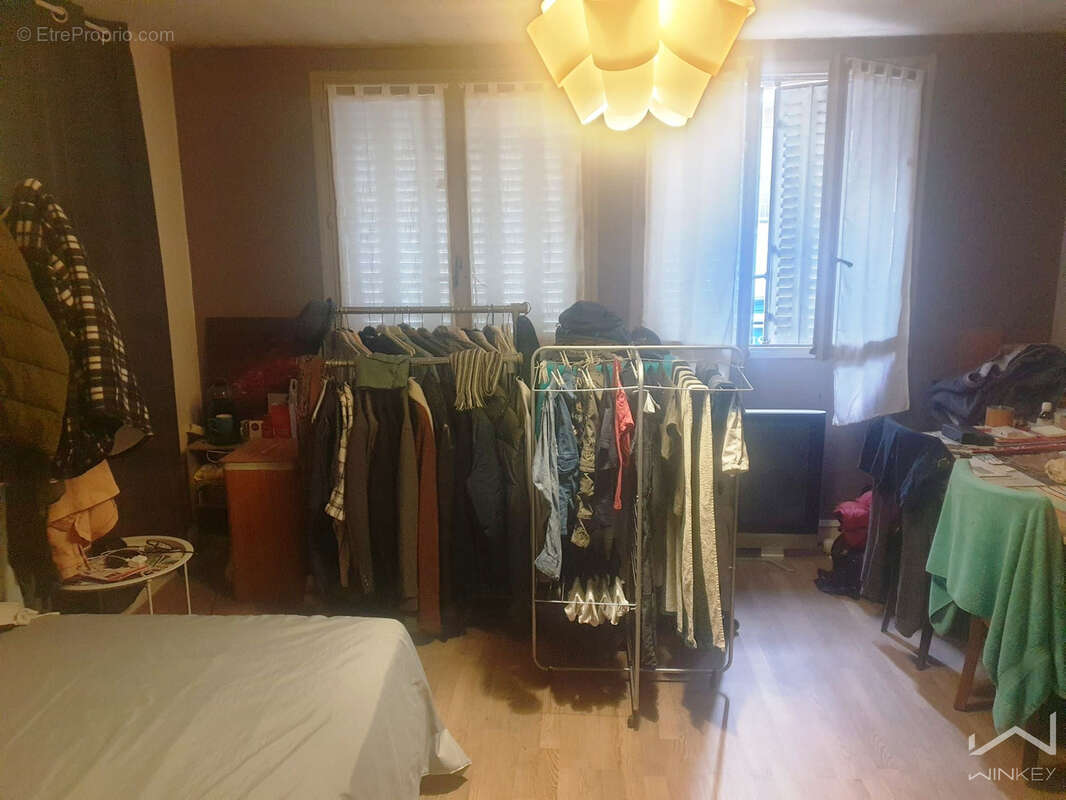 Commerce à MANTES-LA-JOLIE