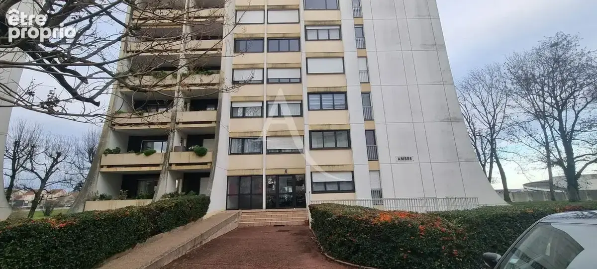 Appartement à LA CHAUSSEE-SAINT-VICTOR