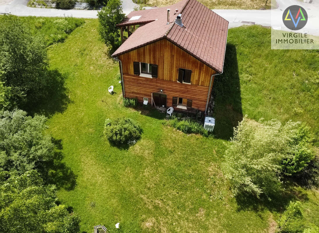 Maison avec terrasse, grand terrain, plage privative et fort potentiel à Rochejean - photo 19