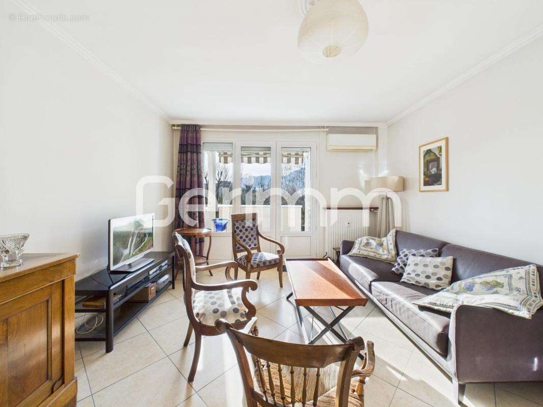 Appartement à MEYLAN
