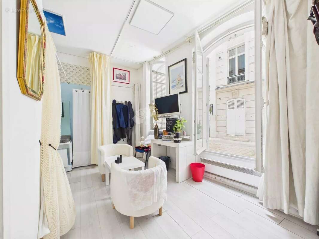 Appartement à PARIS-8E