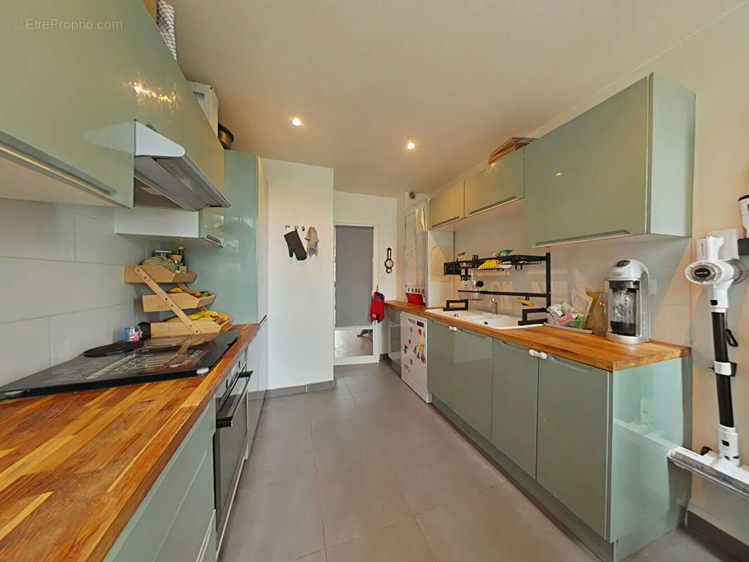 Appartement à FONTENAY-LE-FLEURY