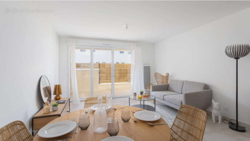 Appartement à VIC-LA-GARDIOLE