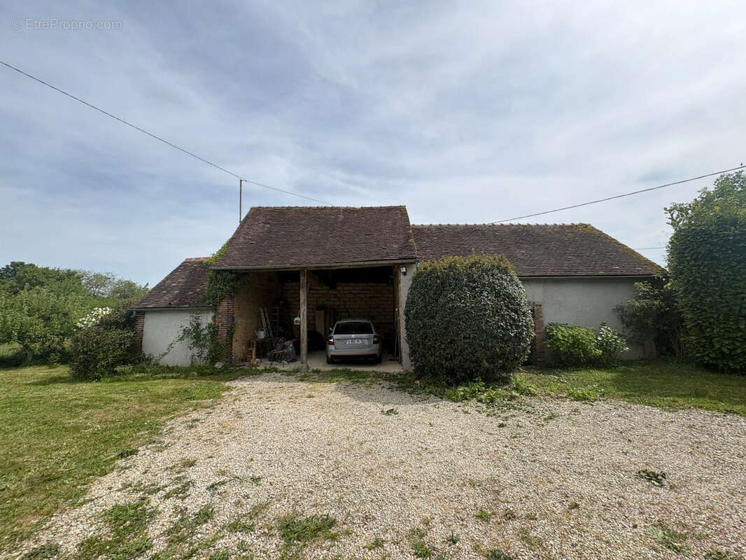 Maison à CHAUMOT