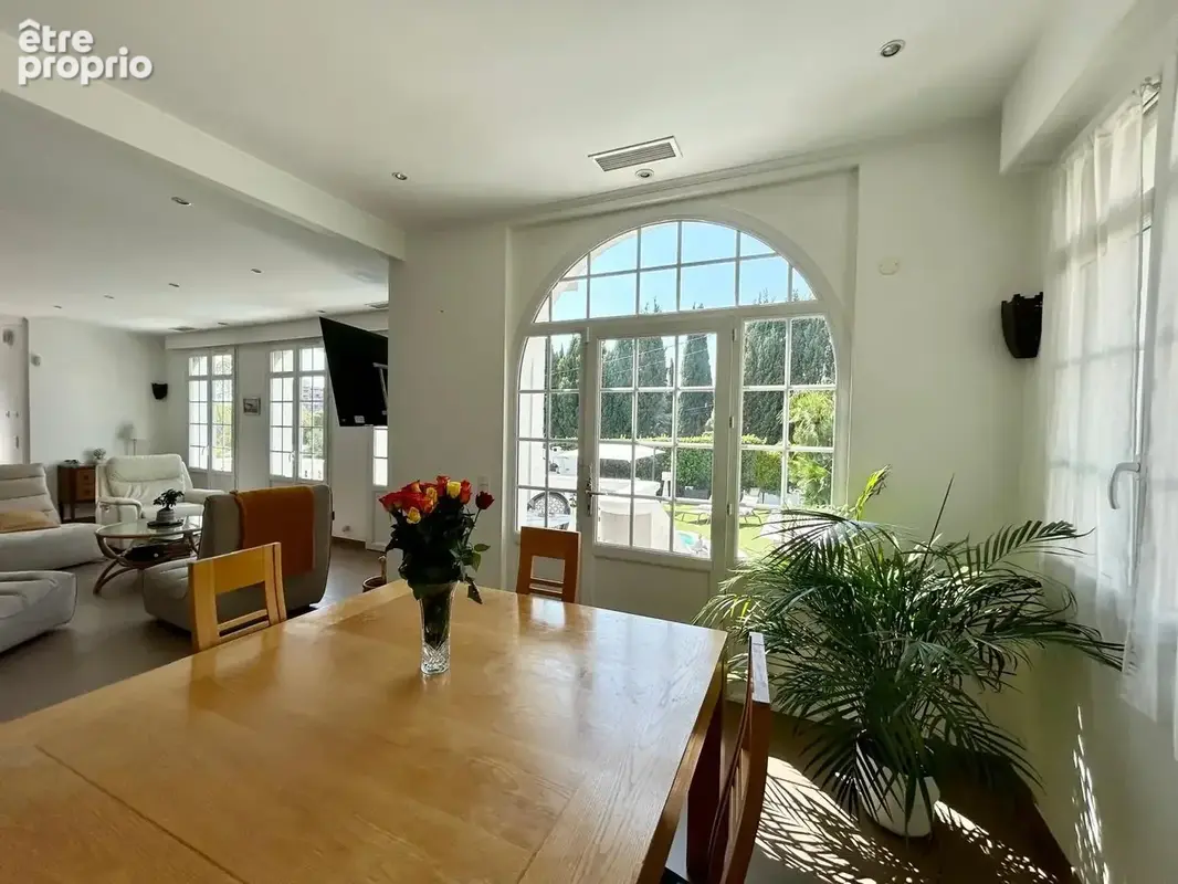 A vendre villa de charme avec une adresse exception - photo 6