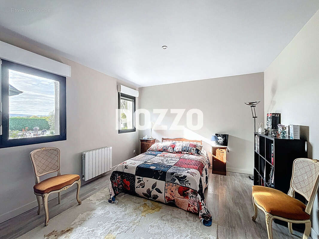 A Vendre - Cuves - Maison 6 pièce(s) 215 m² - photo 13