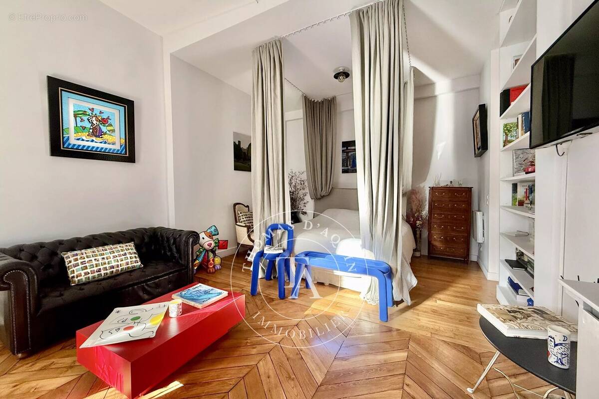 Appartement à PARIS-6E