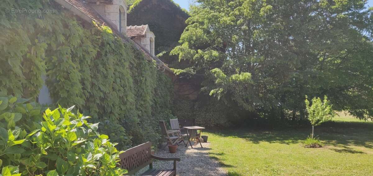 Maison à RUFFEC