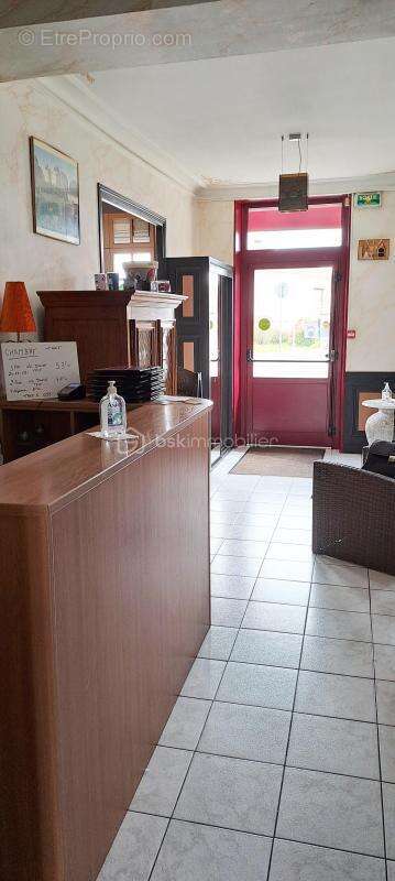 Local d'activité de 650 m2 à Le Lude - photo 2