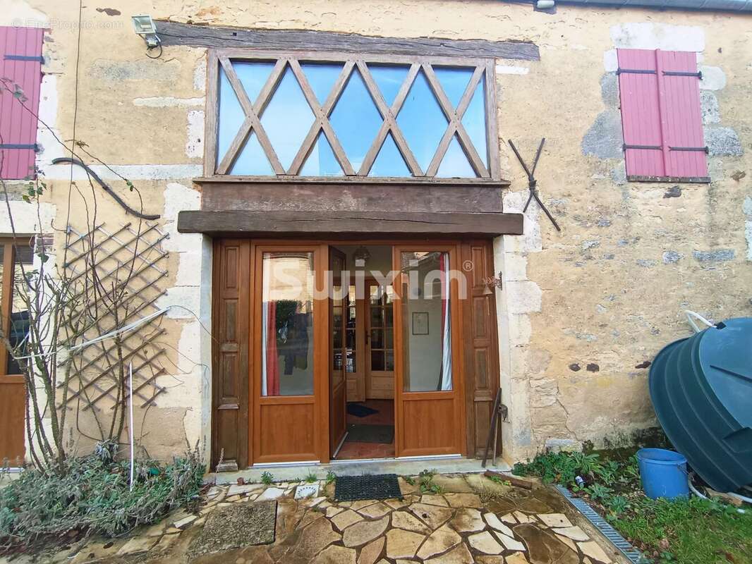 Maison à MONTILLOT