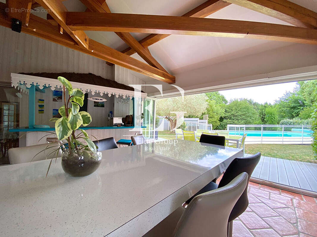 A vendre maison 7 pieces 200 m² - photo 7