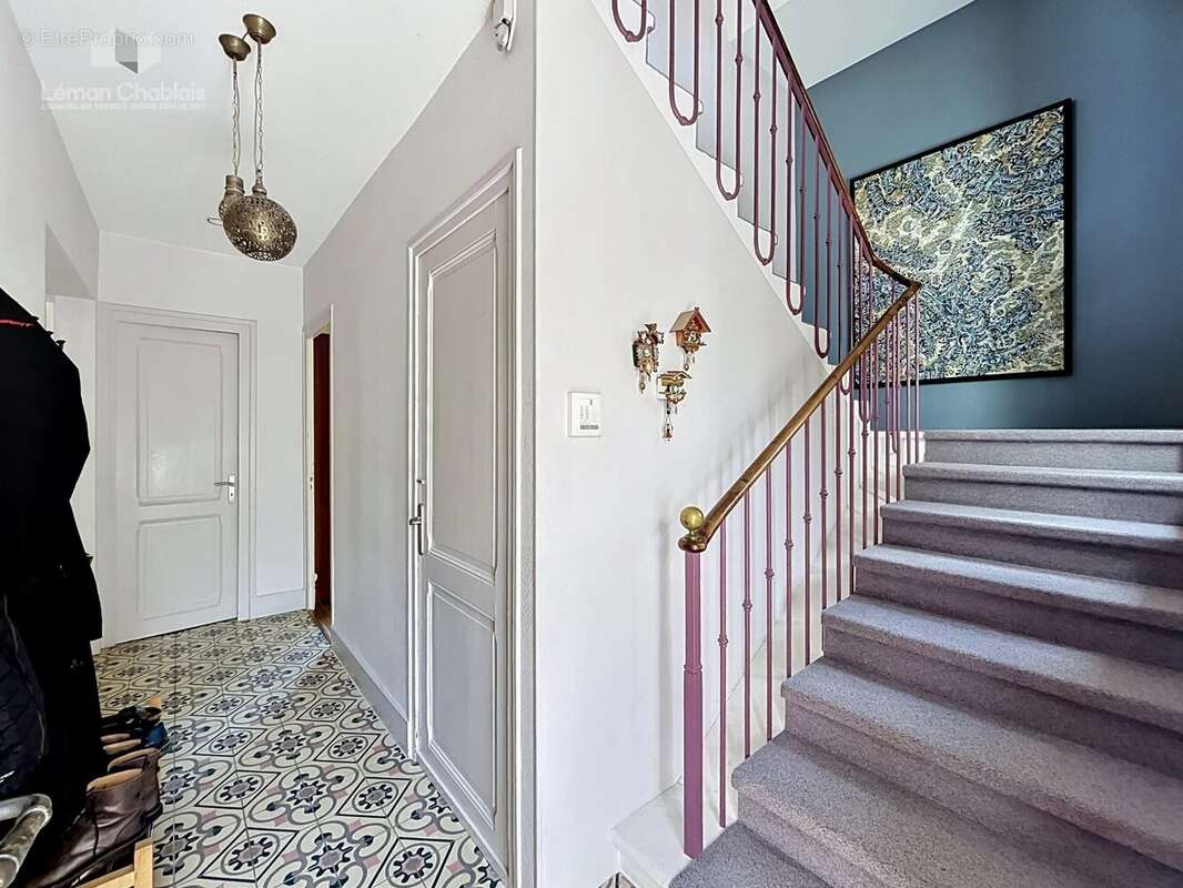 Évian-les-Bains - Maison de ville - photo 2