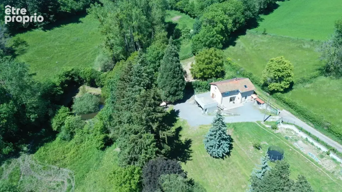Maison en pleine nature sur un terrain arboré de 3551 m² - photo 2