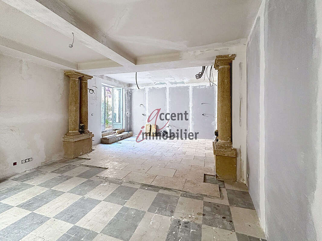 Appartement à L'ISLE-SUR-LA-SORGUE