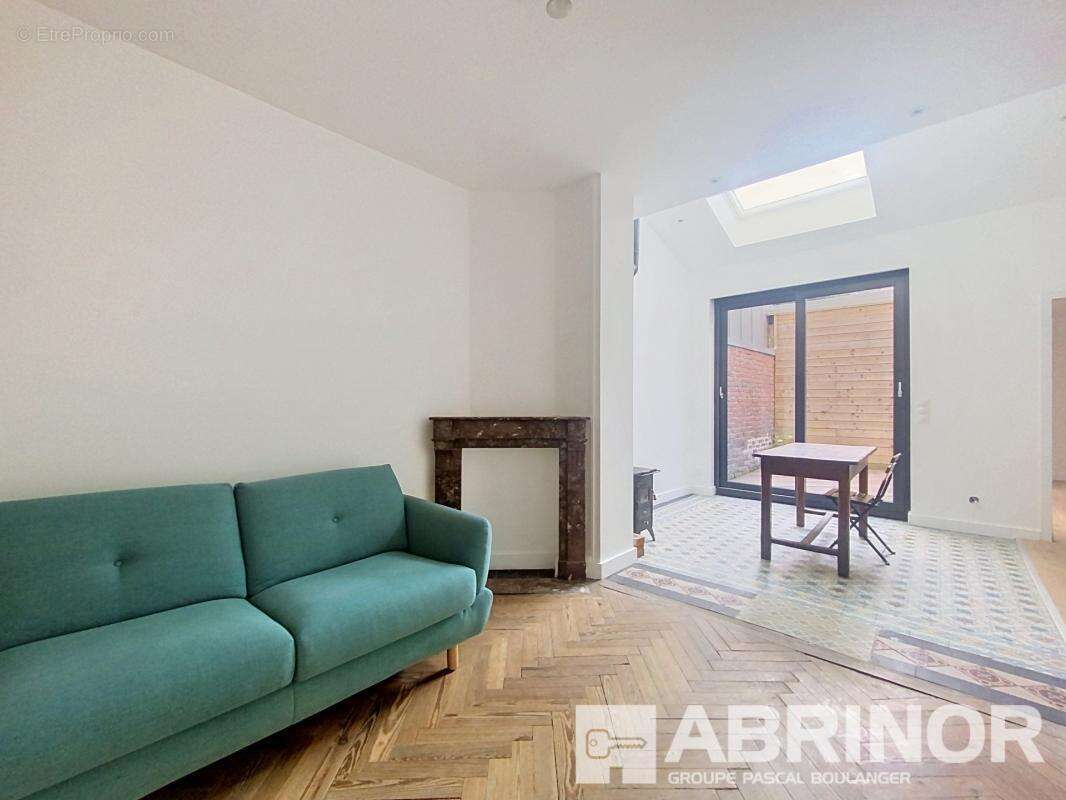 EXCLUSIVITÉ - LILLE Cormontaigne / Montebello, beau type 2 avec terrasse et garage - photo 2