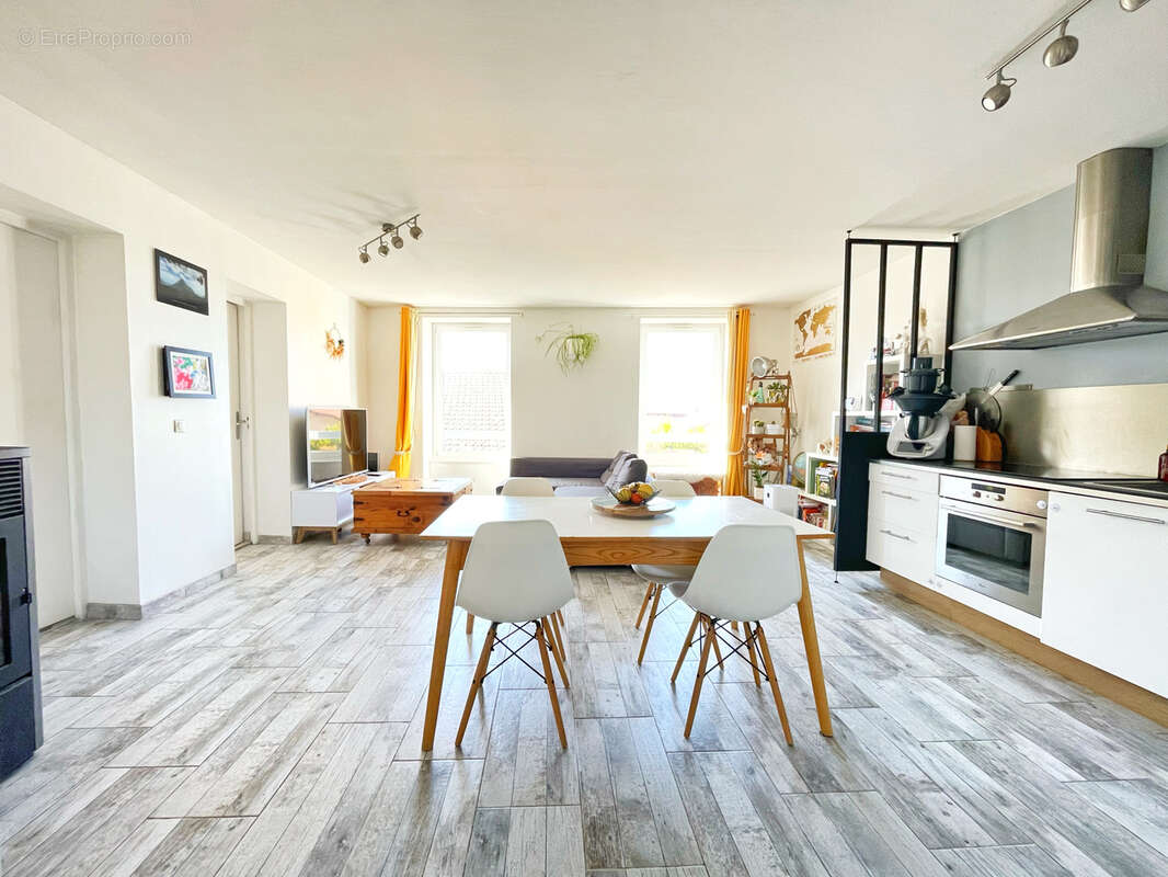 Appartement à SOLAIZE