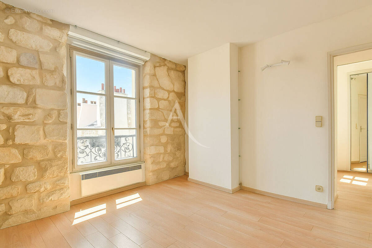 Appartement à PARIS-7E