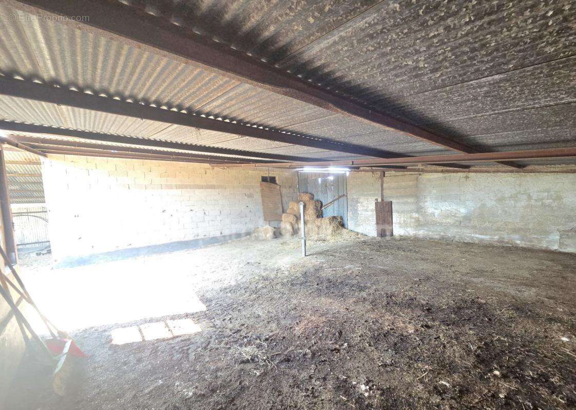 A VENDRE en EXCLUSIVITE maison de famille 5 chambres, 35 ares de terrain et petit hangar - photo 31