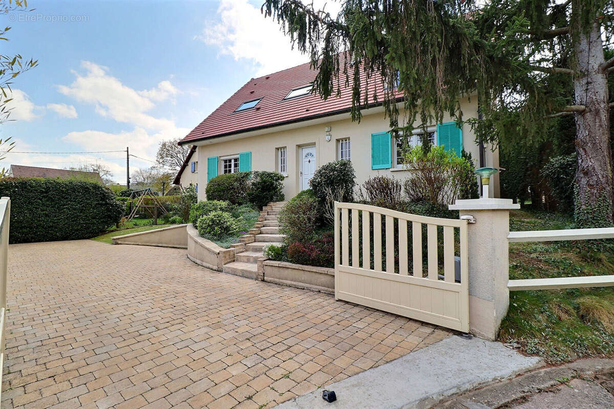 Maison à L'ETANG-LA-VILLE