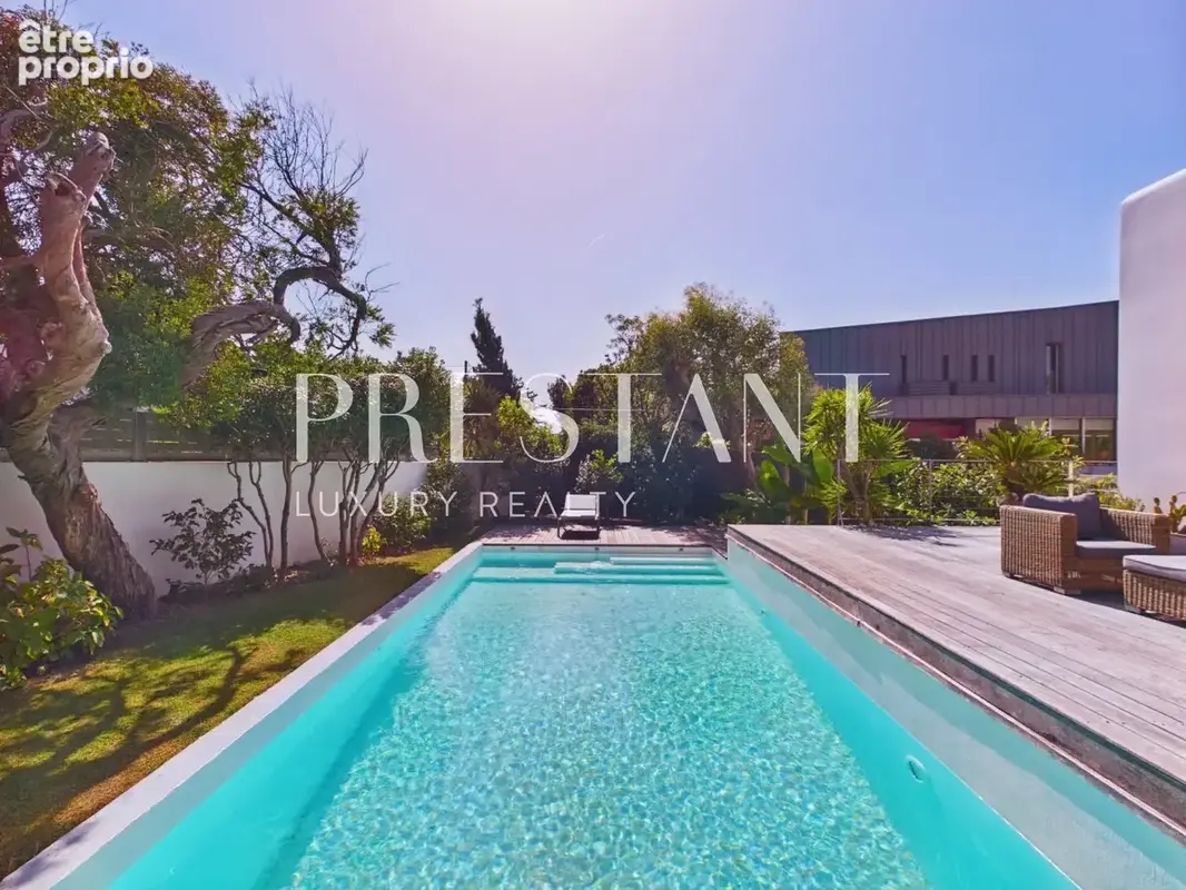 Villa d'architecte de 240 m² à Chiberta, vue mer depuis le toit-terrasse - photo 30