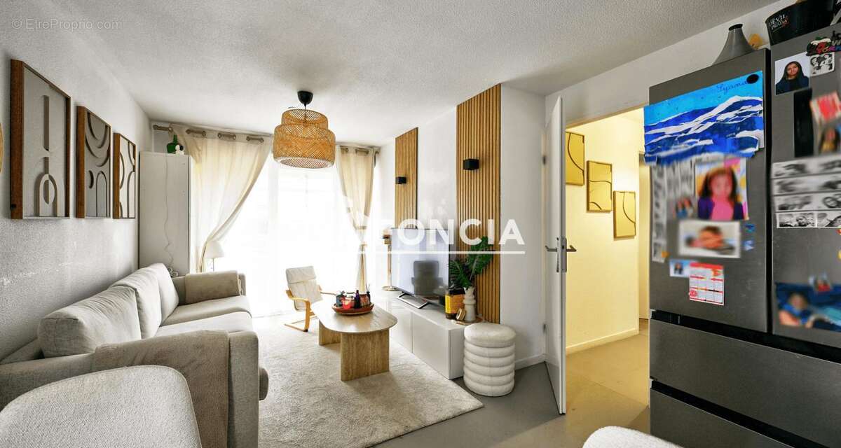 Appartement à CHANTELOUP-LES-VIGNES