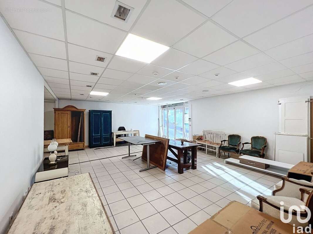 Photo 9 - Commerce à LESIGNY