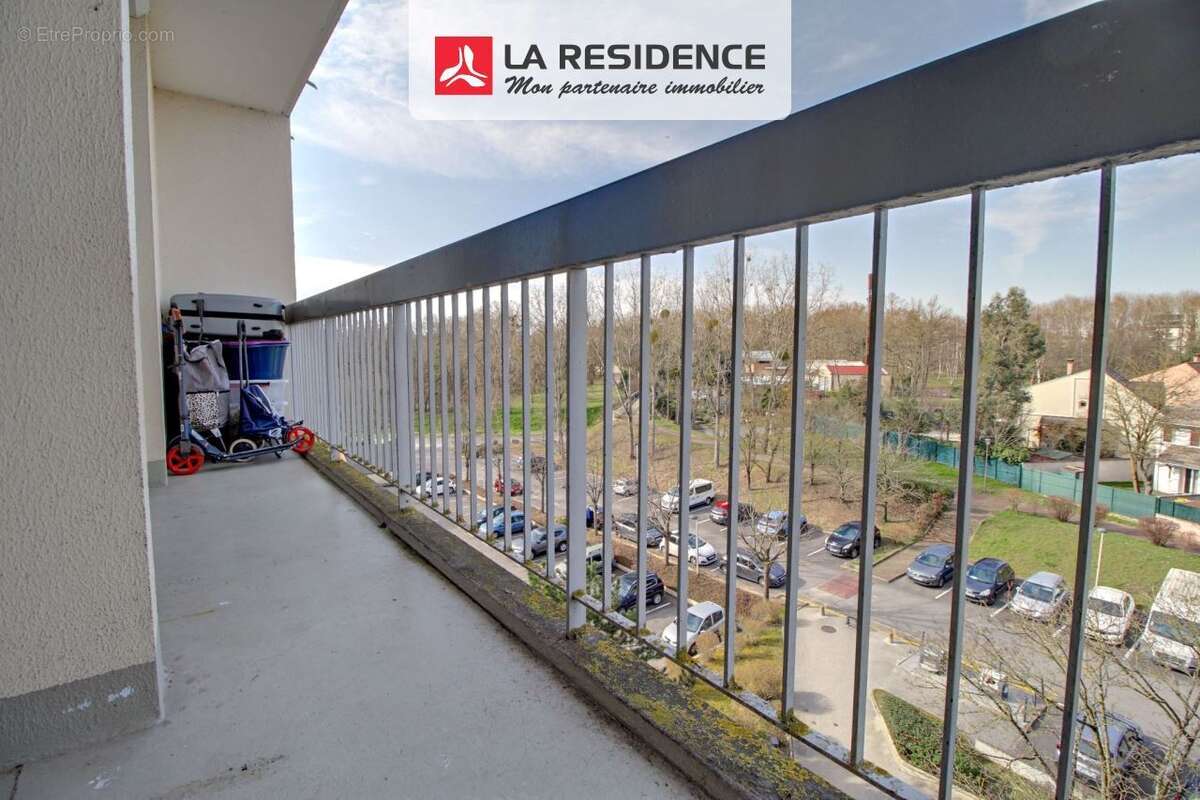 Appartement 81 m² à Cergy  - photo 4