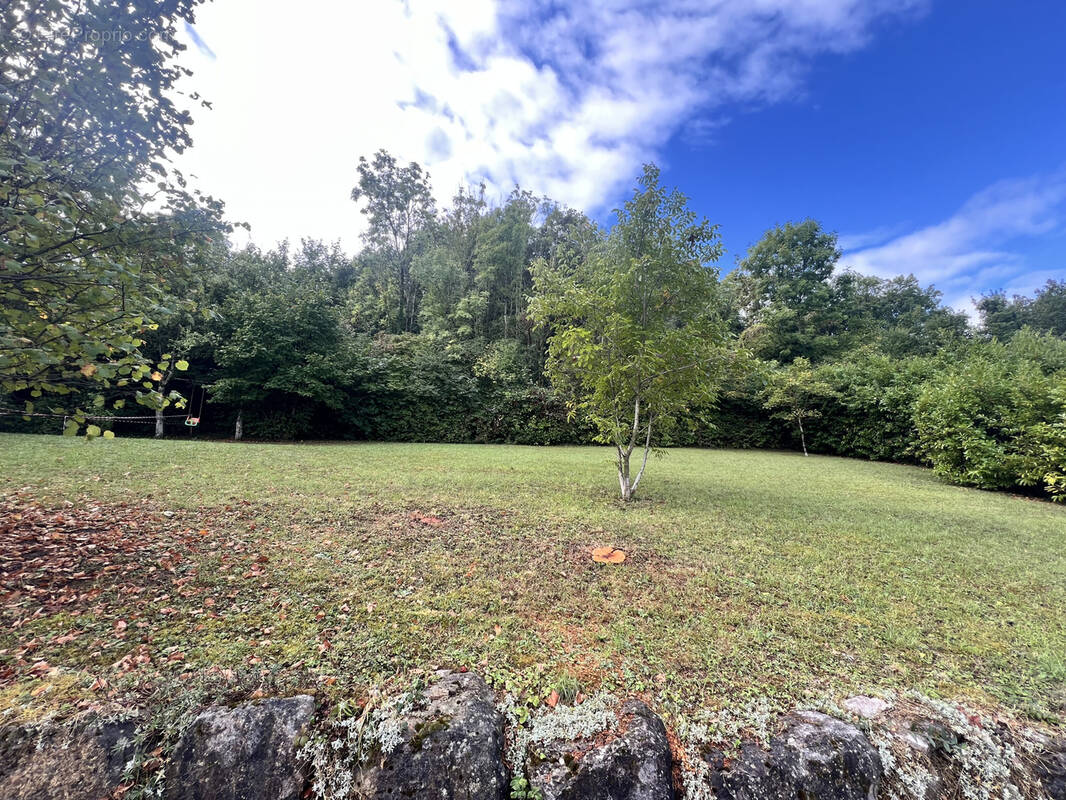 Terrain à VETRAZ-MONTHOUX