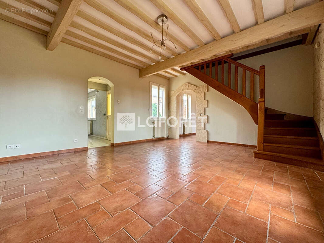 Maison à CREVECOEUR-LE-GRAND