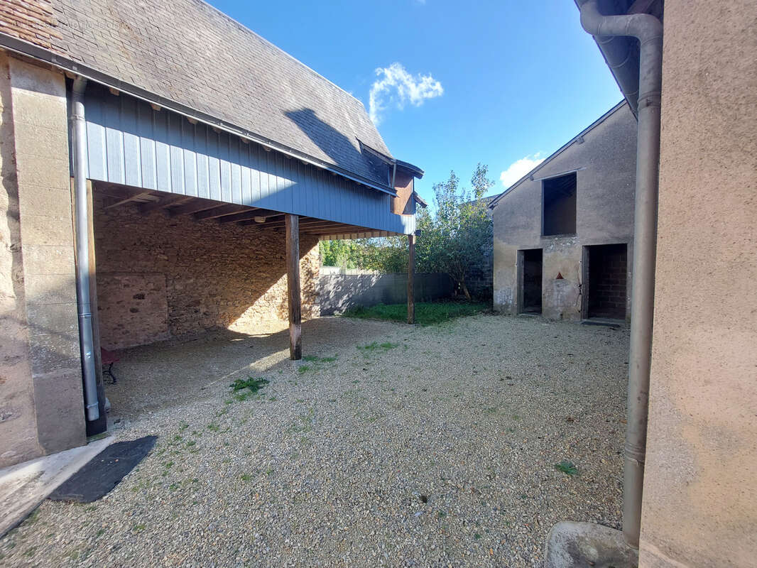 Maison à VILLAINES-SOUS-MALICORNE