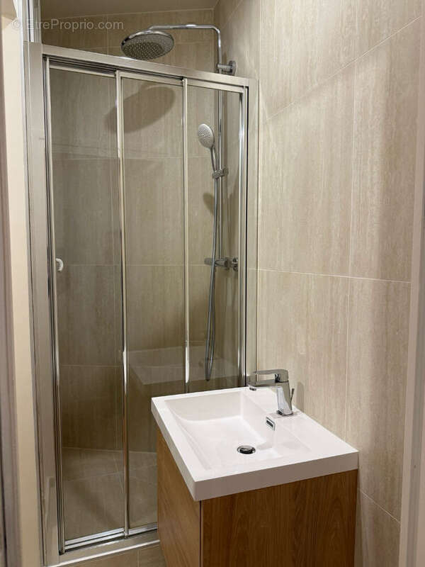 Commerce à PARIS-7E