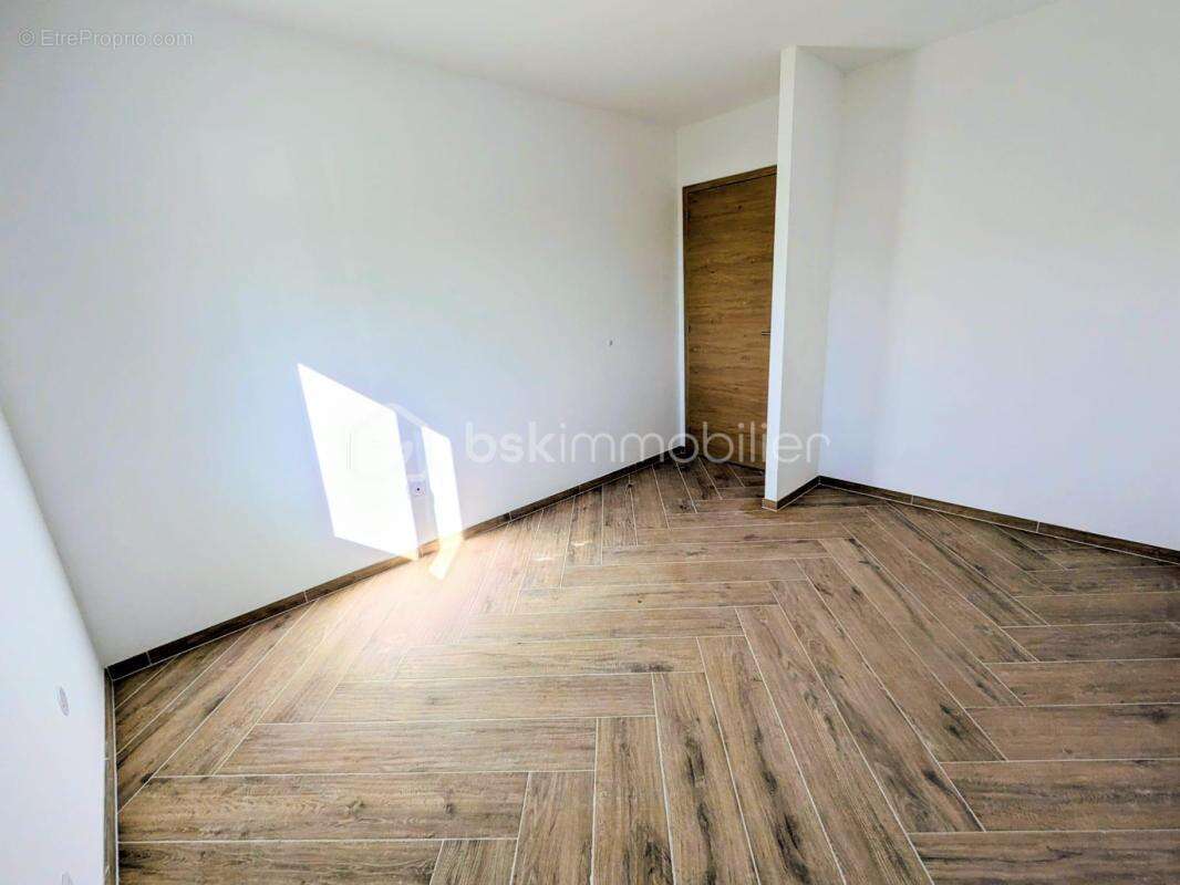 Maison à SERVES-SUR-RHONE