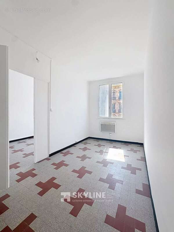 Appartement à MARSEILLE-1E