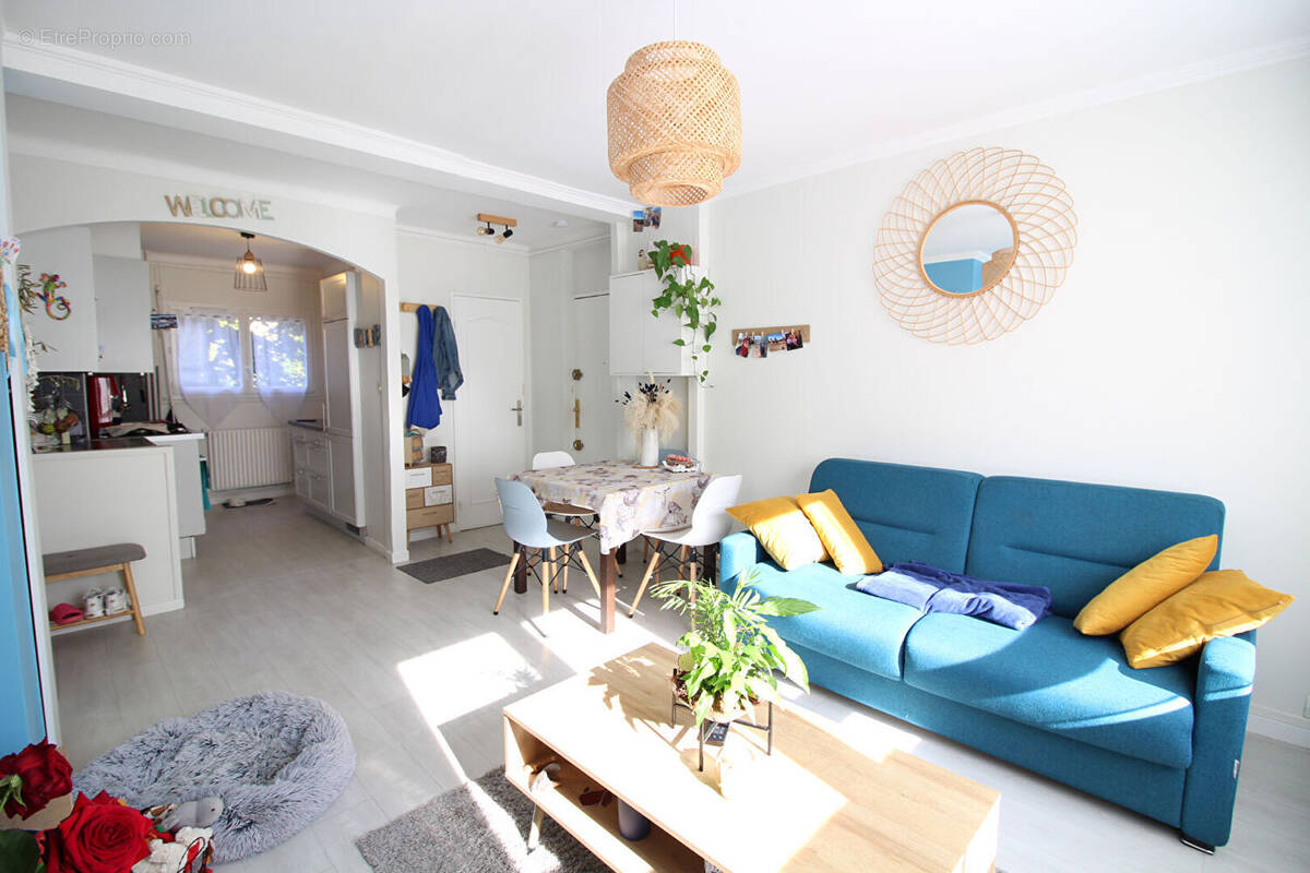 Appartement à SARTROUVILLE