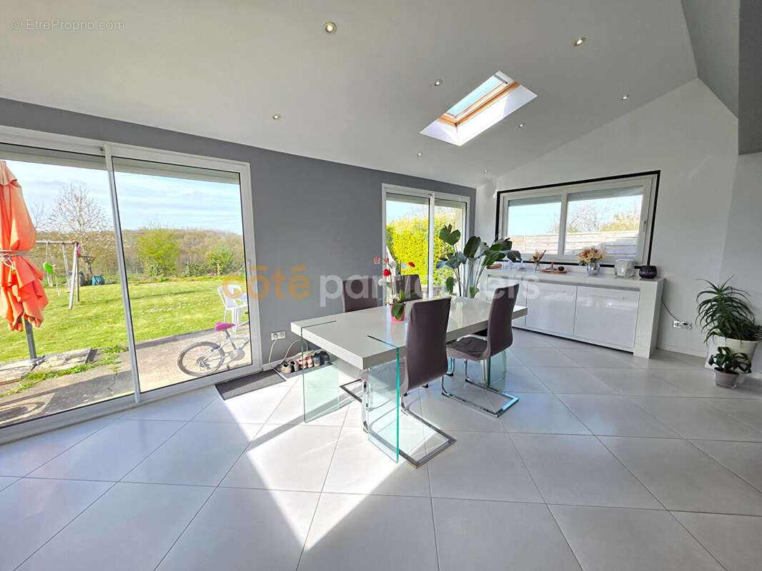 Maison à EGRISELLES-LE-BOCAGE