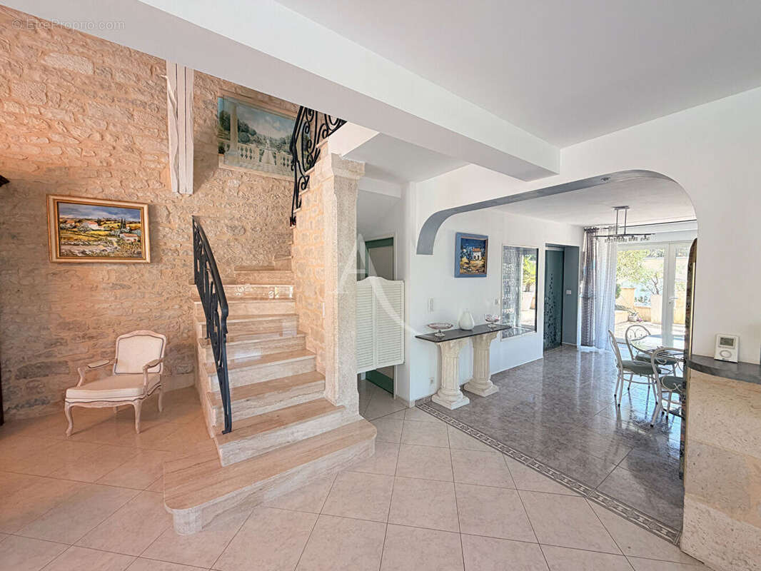 Maison en pierre de 150 m2 avec piscine - photo 5