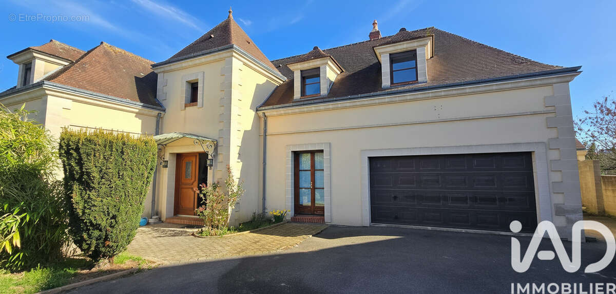 Maison 212 m² à Luce  - photo 2