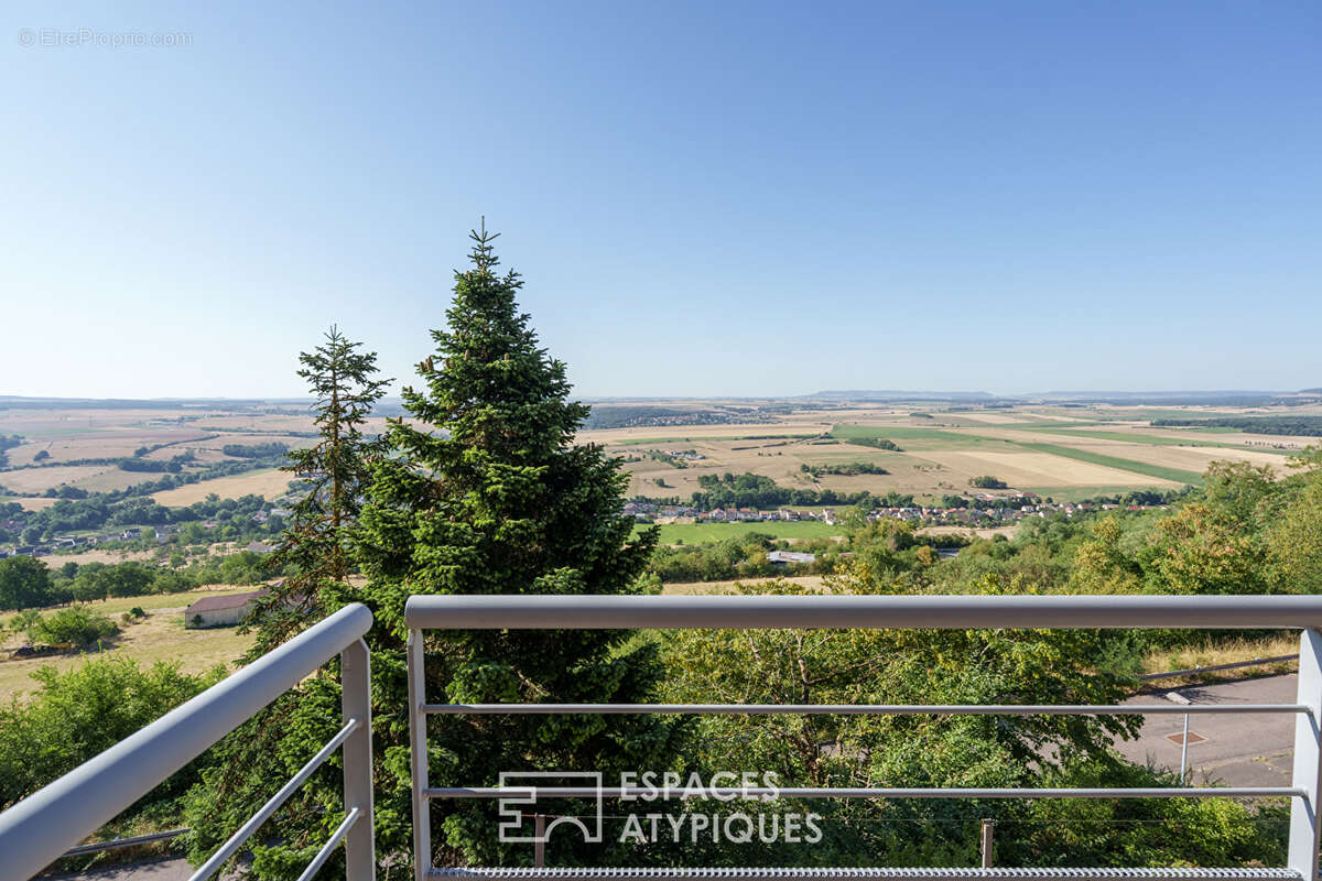 Maison au décor singulier et vue panoramique - photo 8